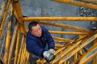 开塔吊视频,揭秘塔吊操作全过程